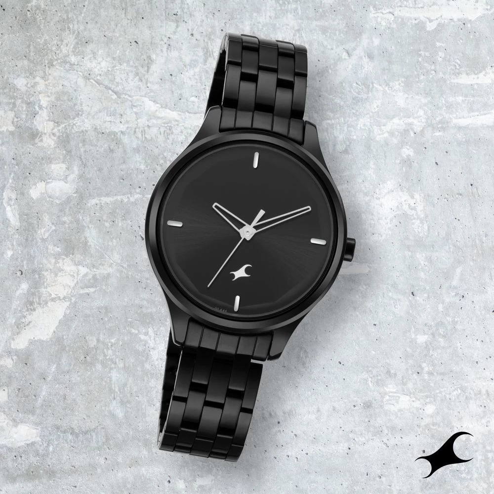 Stunner in Black Dial & Metal Strap